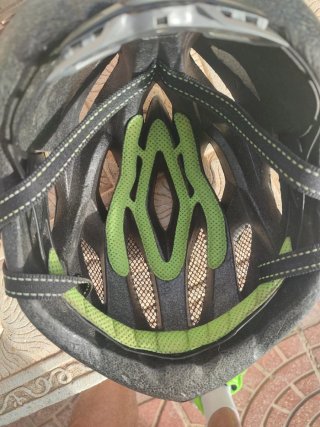 Casco de bicicleta MET negro
