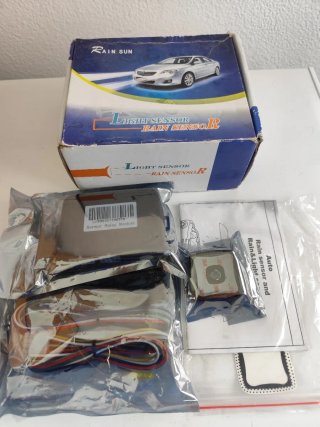 Sensor de luz y lluvia para coche.