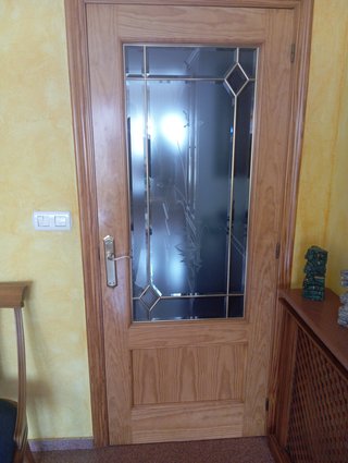 6 Puertas de pino macizas + 2 con cristalera