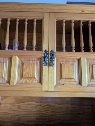 Mueble de salón de madera.