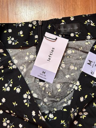 Falda corta flores Lefties Talla M