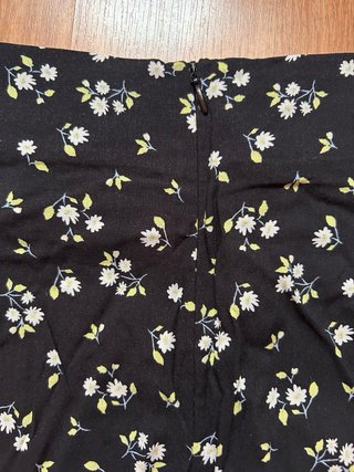 Falda corta flores Lefties Talla M
