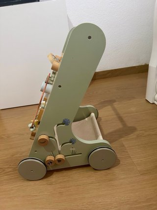Andador de madera para bebé