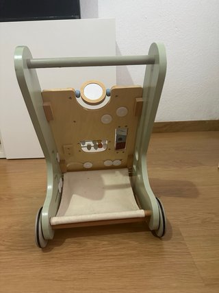 Andador de madera para bebé