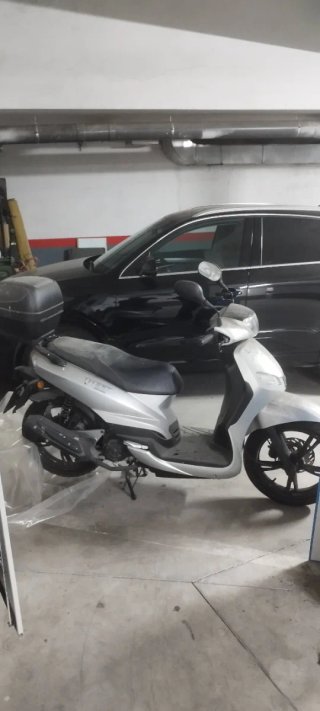 Peugeot Tweet 125cc Plata