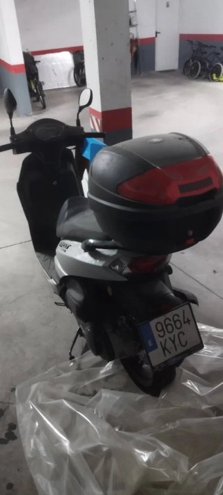 Peugeot Tweet 125cc Plata