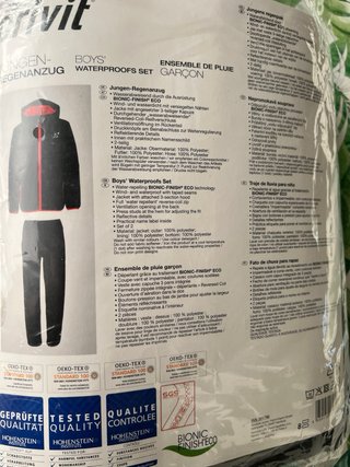 Chubasquero 10-12 años nuevo con pantalon