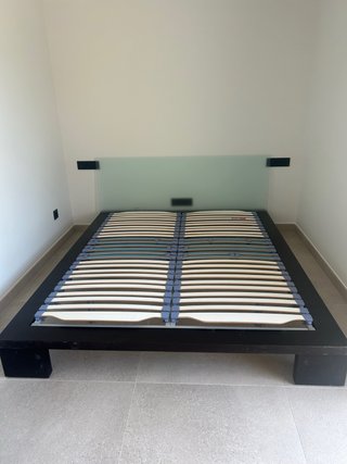 Cama matrimonio 150cm madera con cabecero cristal