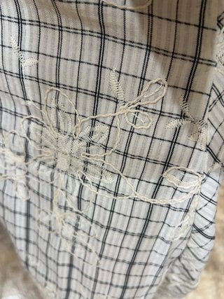 Falda Zara cuadros y bordados flores