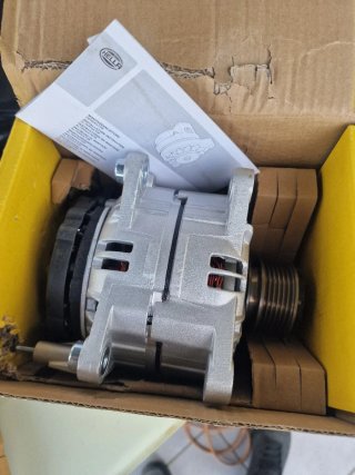 Alternador Hella 8EL 011 710-791 14V-140A