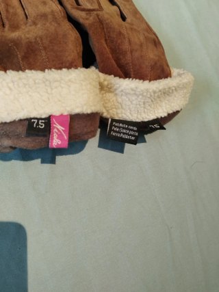 Guantes de cuero marrón con forro beige. Forrados