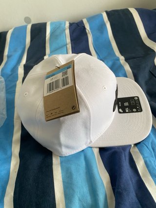 Gorra Nike Negra y Blanca