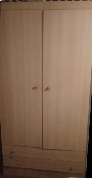 Armario de madera beige