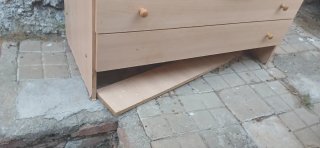 Armario de madera beige