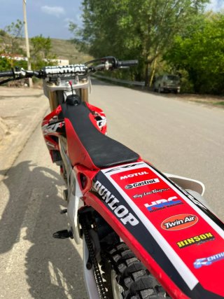 Honda CRF 250 Motocross Roja y Blanca, MATRICULADA