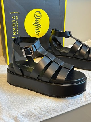 Sandali Buffalo Pelle Vegana N.37