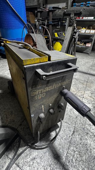 Máquina de Soldar ESAB Smashweld 180