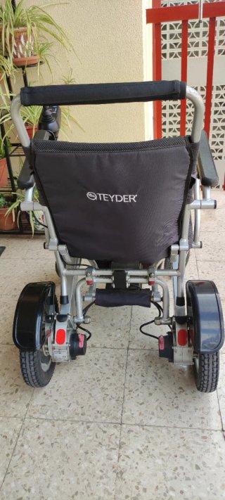 Silla de ruedas eléctrica plegable