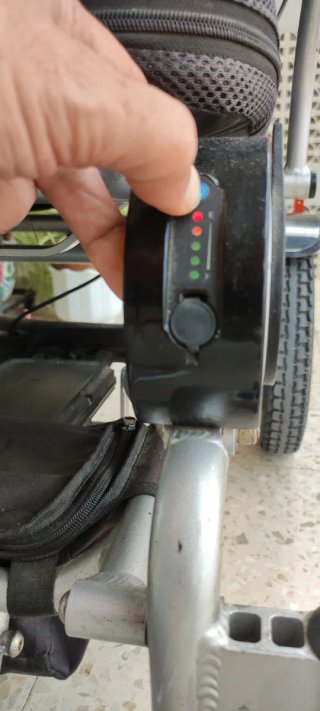 Silla de ruedas eléctrica plegable