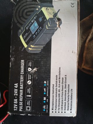 Cargador Baterías Coche 12V/24V 8A/4A