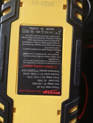 Cargador Baterías Coche 12V/24V 8A/4A