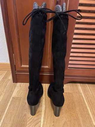 Botas altas de ante negro