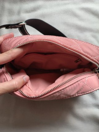Bolso bandolera acolchado rosa Stradivarius