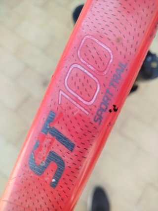 Bicicleta Rockrider ST100 Roja