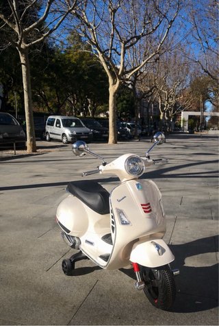 Moto Vespa Eléctrica Niños 2-5 Años
