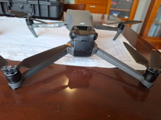Dji Mavic 3 Classic + Mando RC + 2 Baterías