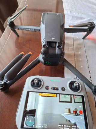 Dji Mavic 3 Classic + Mando RC + 2 Baterías