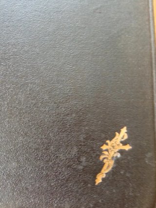 3Libros religiosos. 2 de ellos antiguos.