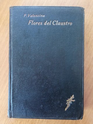 3Libros religiosos. 2 de ellos antiguos.