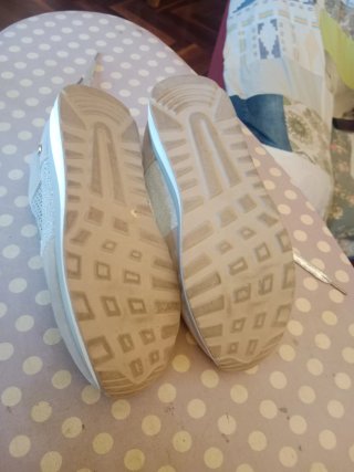 Zapatillas grises talla 36 con brillos
