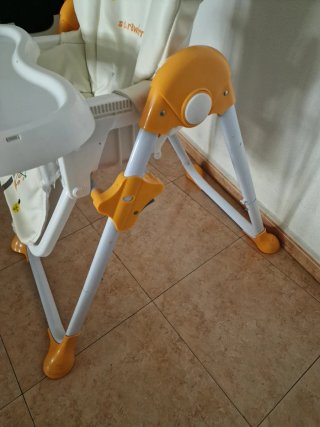 Trona bebé con estampado de jirafas