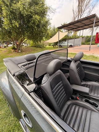 Volkswagen Beetle cabrio 2014