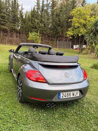 Volkswagen Beetle cabrio 2014