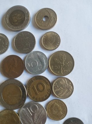 Lotto di Rare Monete Varie dal Mondo. No Argento.