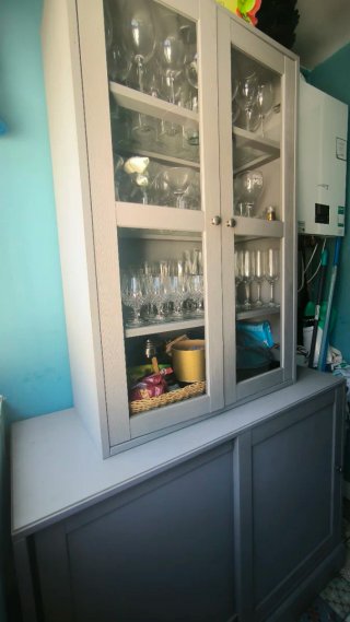 Vitrina de madera cristal. Vendo aparador a parte