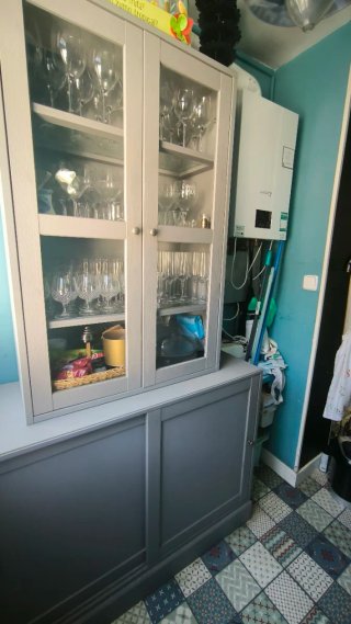 Vitrina de madera cristal. Vendo aparador a parte