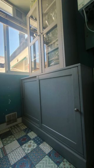 Vitrina de madera cristal. Vendo aparador a parte