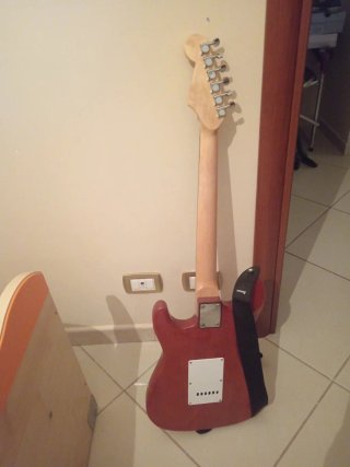 Chitarra Elettrica Stile Stratocaster Rossa