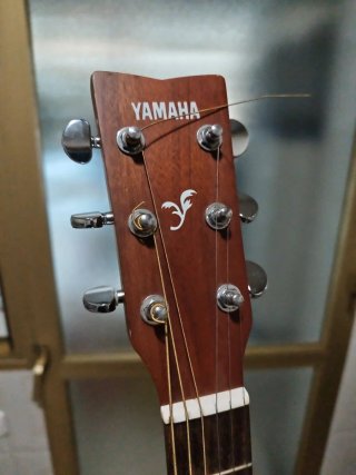 Guitarra Yamaha F370