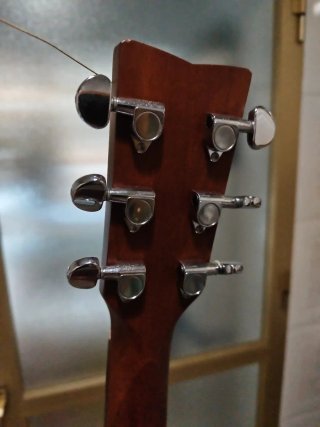 Guitarra Yamaha F370