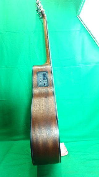 Guitarra Electroacústica Walden G550E