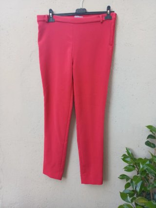 Pantaloni rossi eleganti