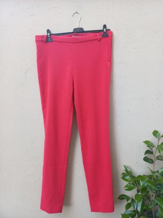 Pantaloni rossi eleganti