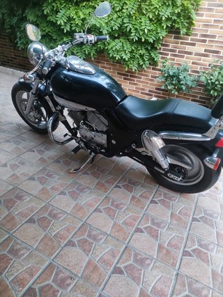 Moto Kymco Venos 250 Cruiser Negra