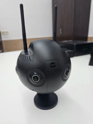 Insta360 Pro2  8K VR + Farsight + Trípode Vehículo