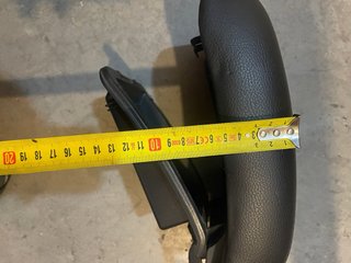 Bolso y reposabrazos Chevrolet Negro